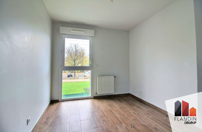 Appartement récent, lumineux, avec balcon et garage — photo 4