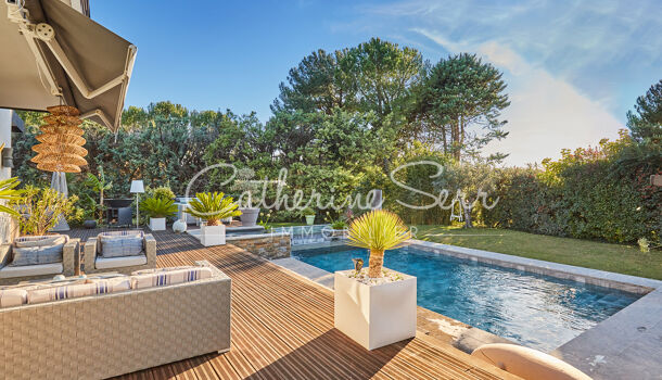 Villa / Maison 8 pièces  à vendre Puyricard 13540