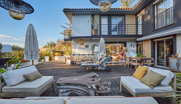 Villa / Maison 8 pièces  à vendre Puyricard 13540