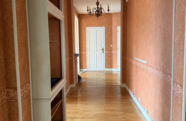 F4 secteur Mairie avec garage — photo 4