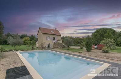 Belle maison entièrement rénovée avec piscine, garage, hangar et plus d’un hectare de terrain — photo du bien