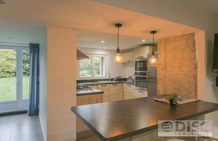 Belle maison entièrement rénovée avec piscine, garage, hangar et plus d’un hectare de terrain — photo 4