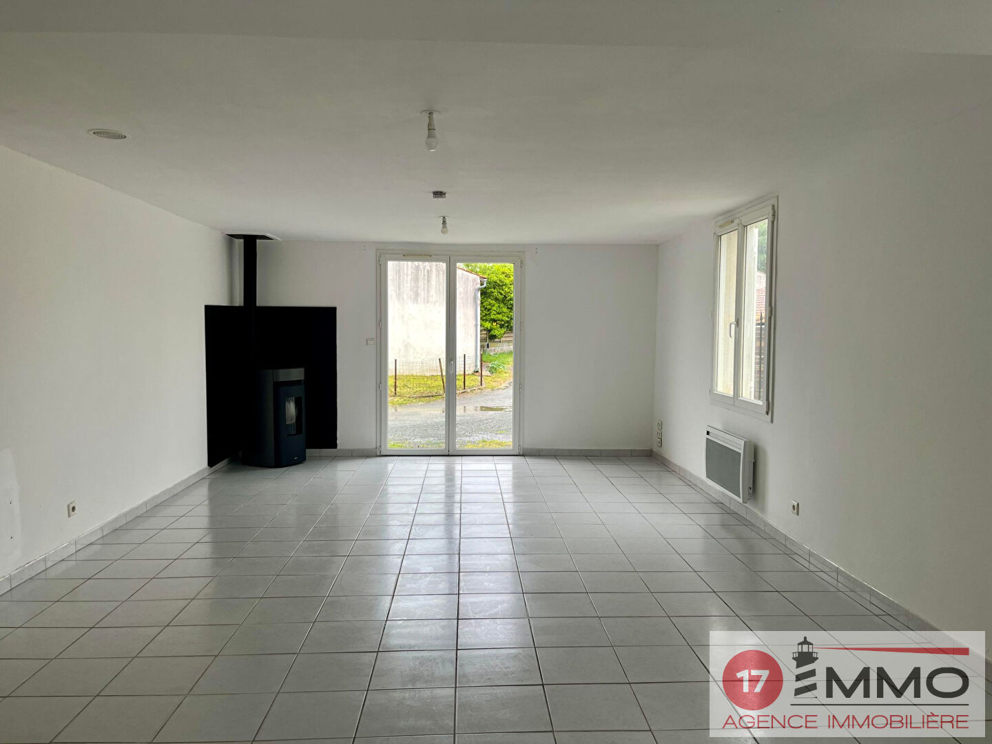 Villa / Maison  T5 à louer Saint-Savinien 17350