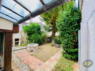 Maison de ville en pierres avec jardinet et garage ! — photo 4