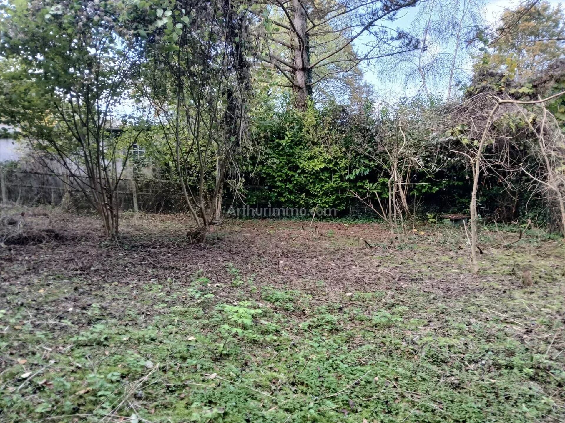 Vente Terrain 590 m2 à Gisors · 47 500 €