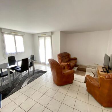 Appartement 3 pièces 890 €