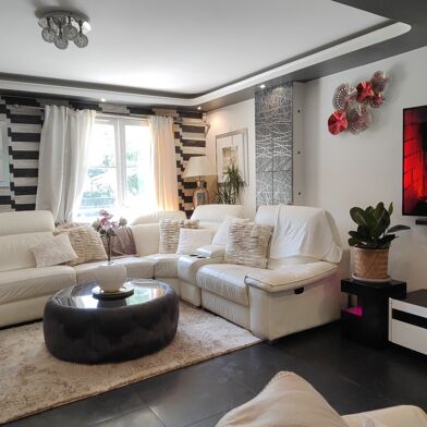 Maison 5 pièces 499000 €