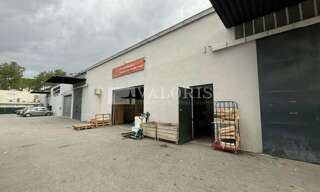 Commerce  370 m² à louer à Rousset (13790)