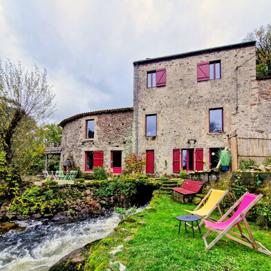 Maison 9 pièces 840400 €