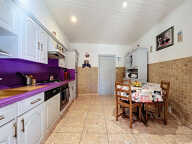 Maison de rue sur 2 étages avec 2472 m² de terrain — photo 2