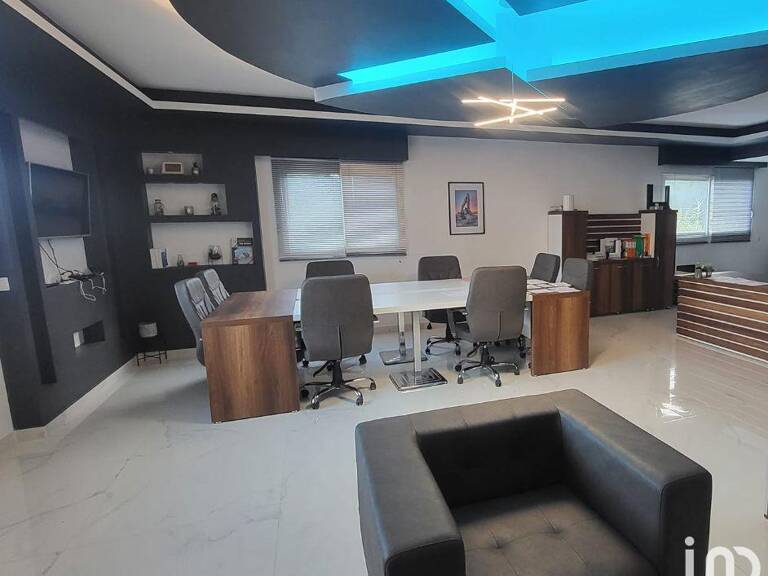 Vente Bureaux 78 m&sup2; — photo 1