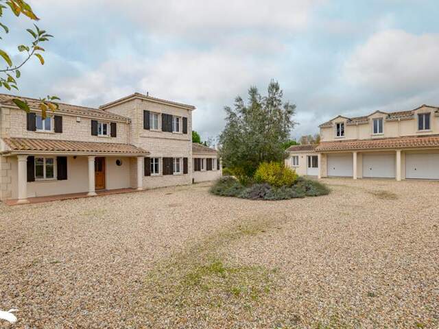 Contemporaine de 8 pièces principales — photo du bien