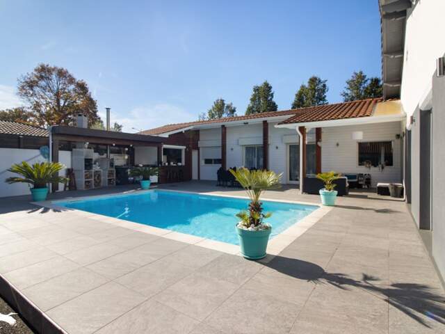 Villa de 7 pièces principales — photo du bien