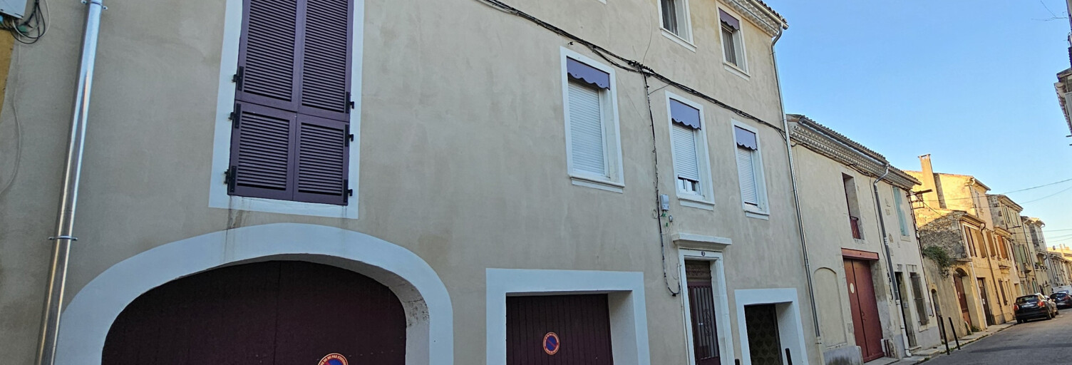 Immeuble  330 m² à vendre à Saint-Gilles (30800)