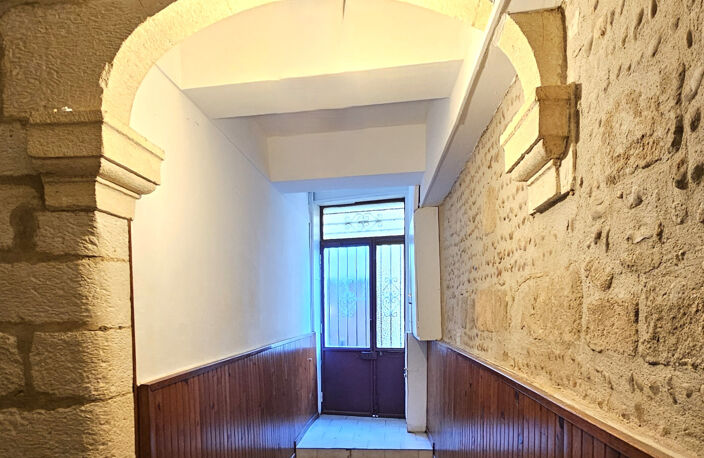 IMMEUBLE DE 5 LOGEMENTS 30800 ST GILLES 330 M2 — photo 2