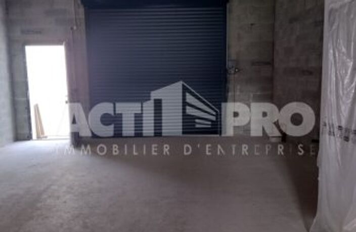 Entrepot à louer — photo 2