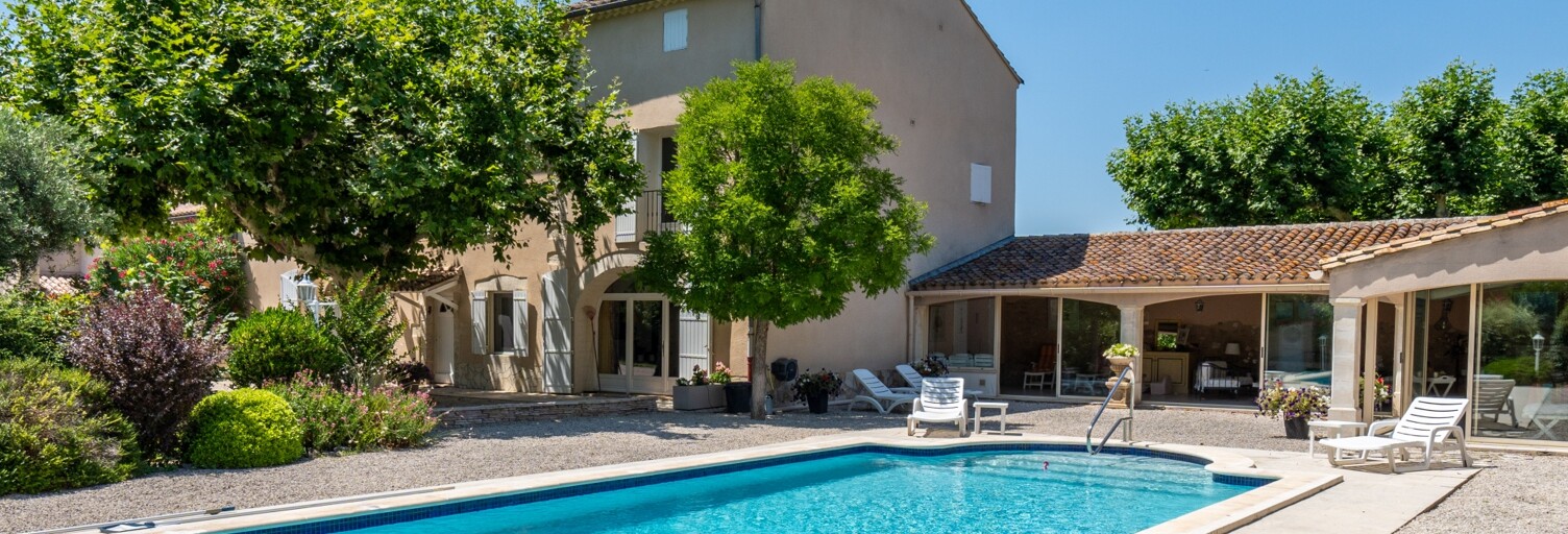 Maison 10 Pièces 479 m² à vendre à Saint-Saturnin-lès-Avignon (84450)