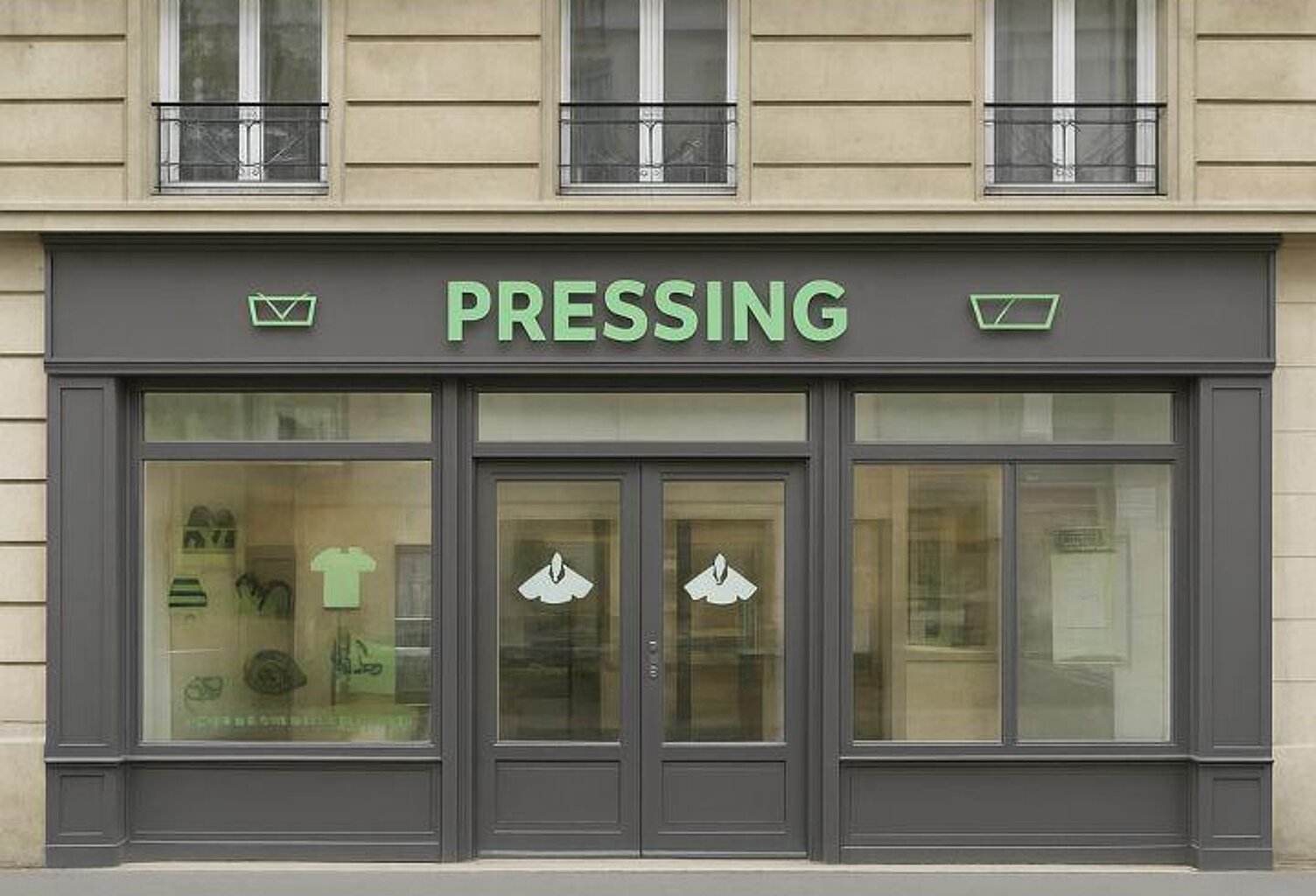 Vente Boutique/Local commercial 108 m&sup2; — photo 1