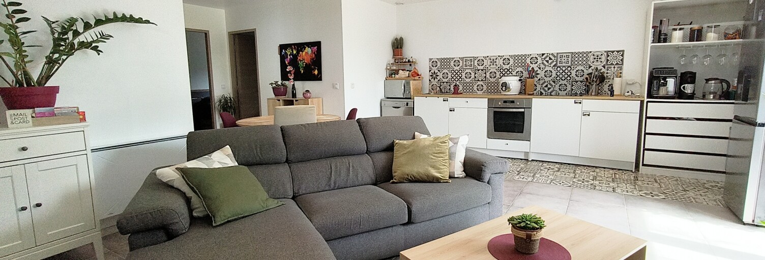 Immeuble  170 m² à vendre à Saint-Laurent-de-Chamousset (69930)