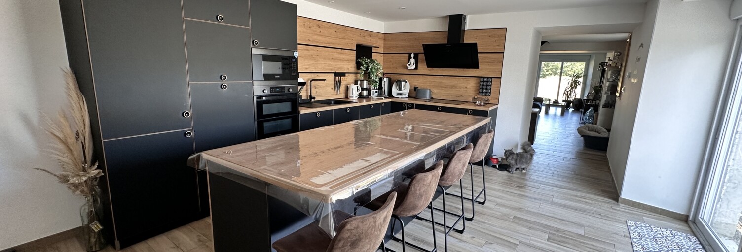 Maison 8 Pièces 200 m² à vendre à La Vendelée (50200)