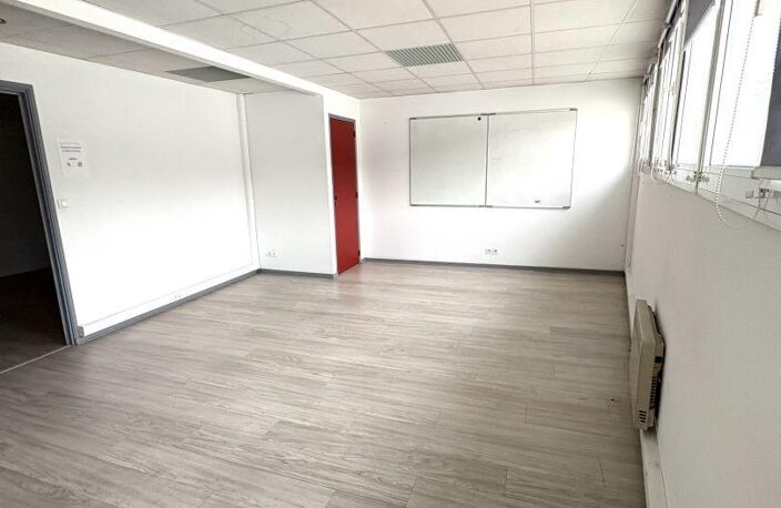 Vente Bureaux 156 m&sup2; — photo 5