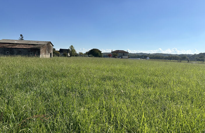 Terrain à bâtir de 1 794 m2 en plein coeur du béarn — photo 3