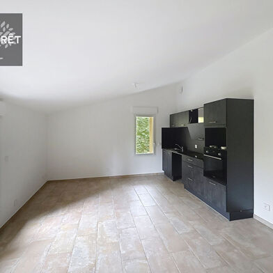 Appartement 2 pièces 890 €