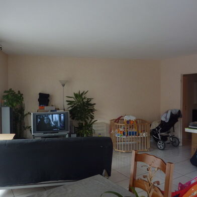 Appartement 4 pièces 821 €