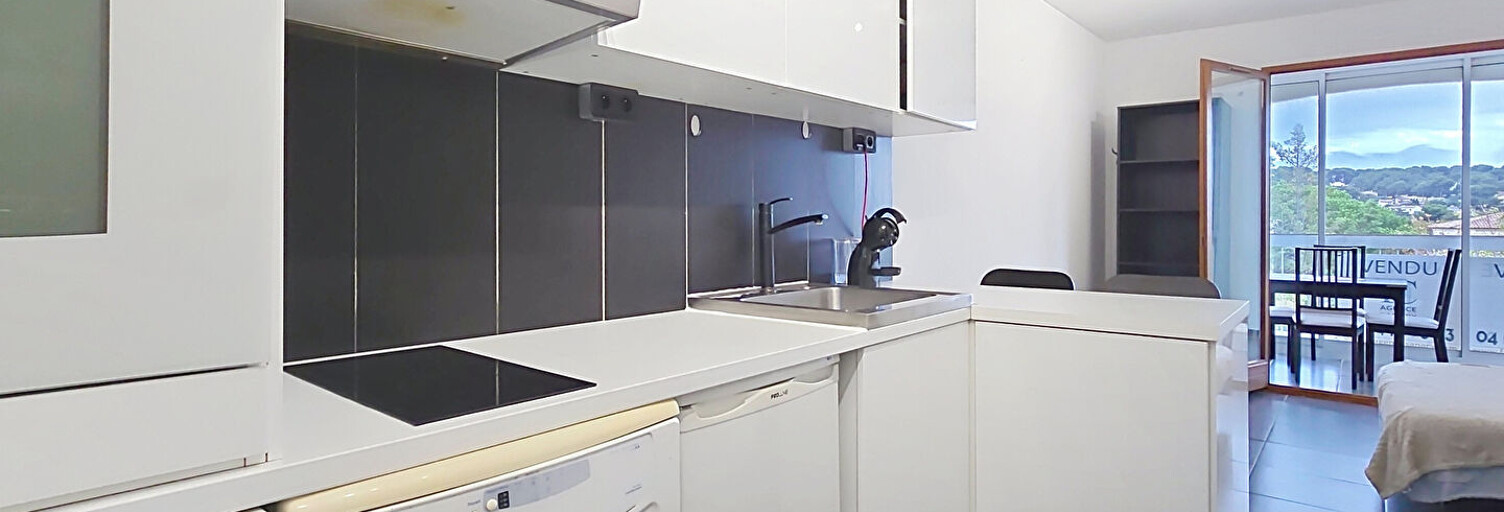 Appartement 1 Pièce 27 m² à vendre à Sanary-sur-Mer (83110)