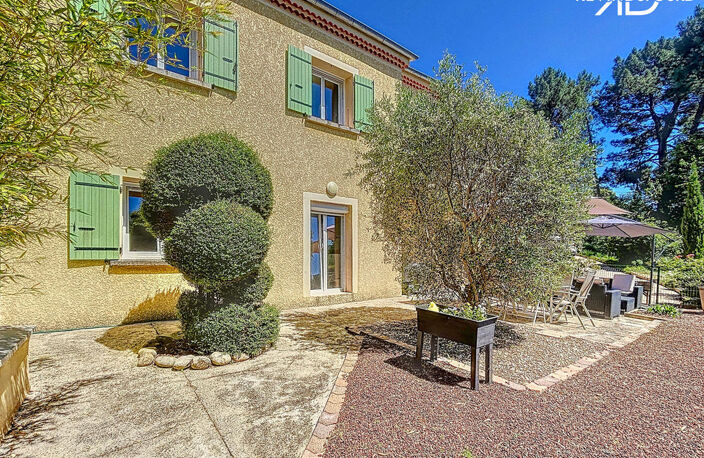 Maison avec 2 gîtes de 225 m² terrain de 2990 m² PISCINE à — photo 2