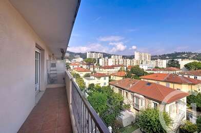 Appartement 3 pièces 240000 €
