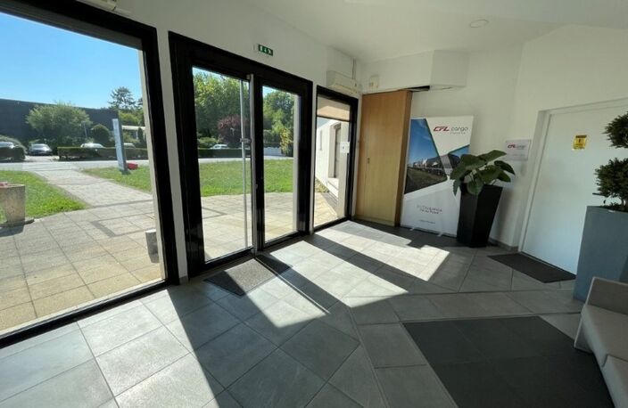LOCAL PROFESSIONNEL 120 M2 - MARANGE SILVANGE - EMPLACEMENT PREMIUM - PLAIN PIED — photo 4