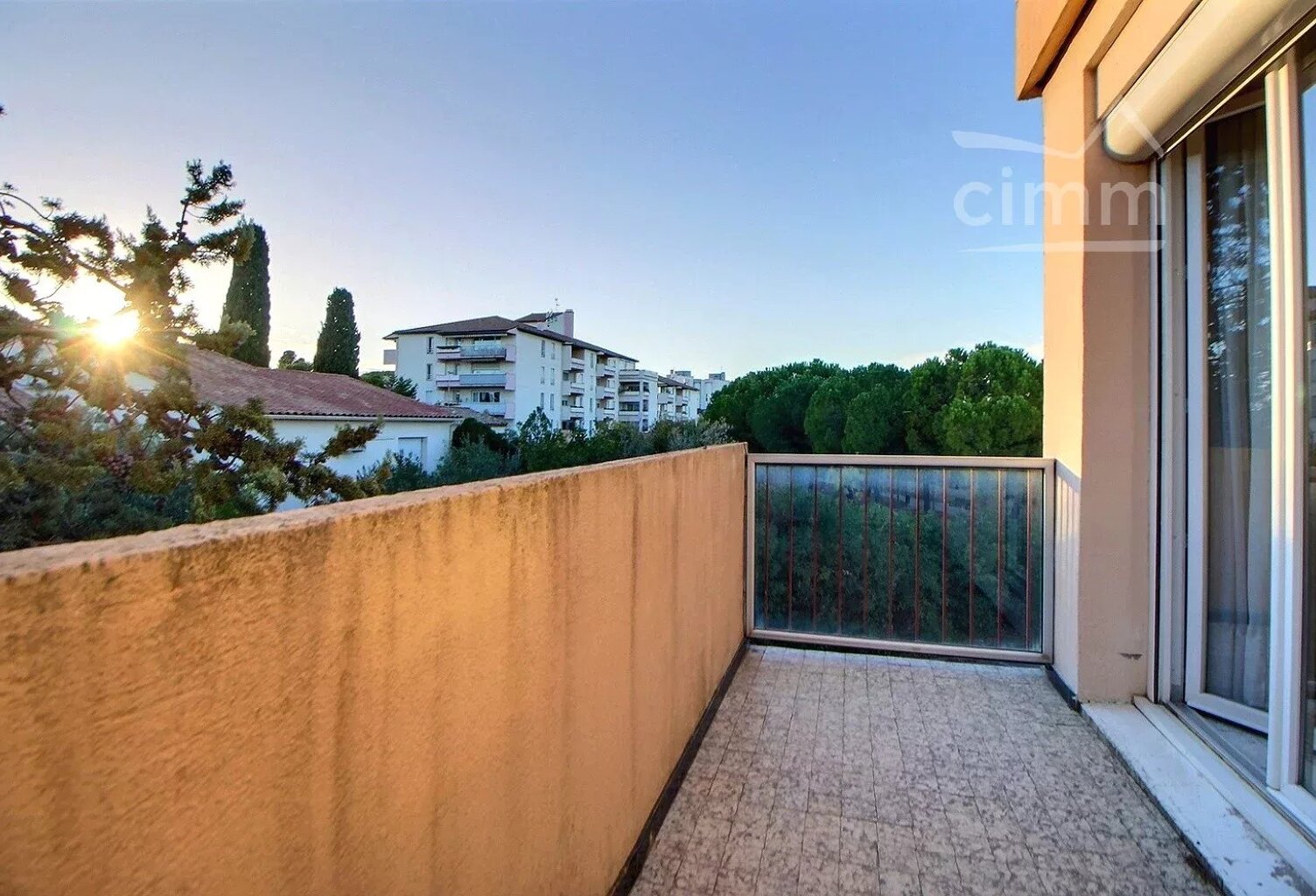 A VENDRE - MONTPELLIER, ESTANOVE/MONTCALM, dernier étage, appart — photo 1