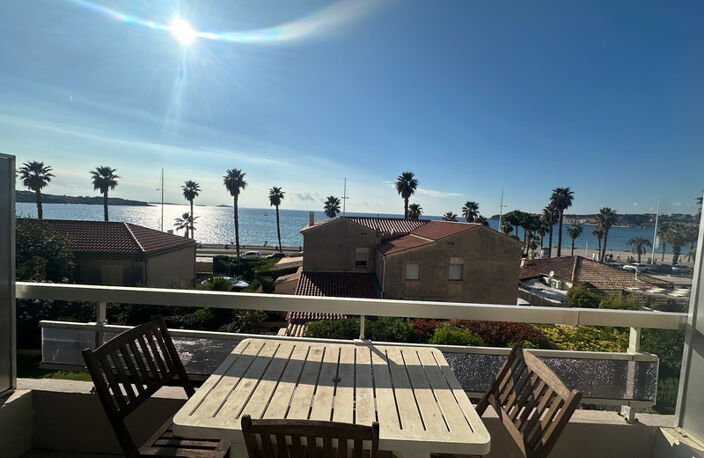 SIX FOURS LES PLAGES- QUARTIER LES LÔNES-T2 à 50m DE LA PLAGE — photo 2