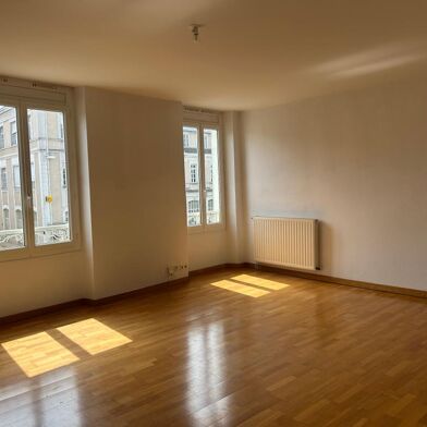 Appartement 5 pièces 790 €