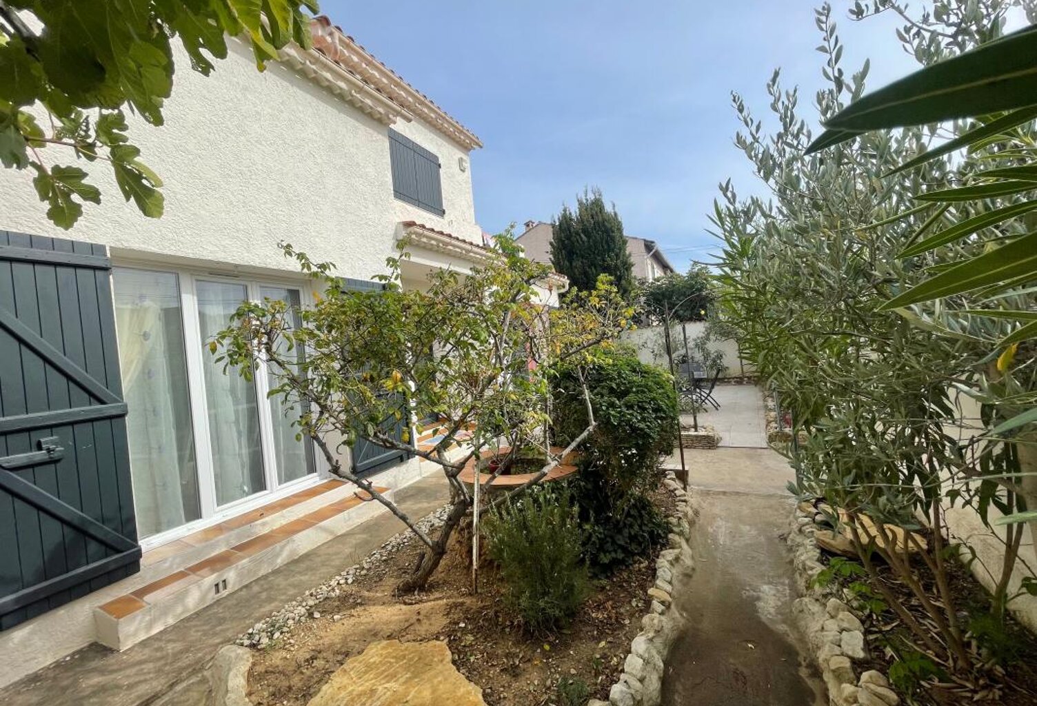 JANAS VILLA 6 PIECES 4 CHAMBRES JARDIN DE 475M² - GARAGE — photo 1
