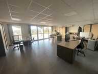 A VENDRE LA SEYNE SUR MER 83500 IMMEUBLE COMMERCIAL LOUE 127000 € ANNUEL — photo 3