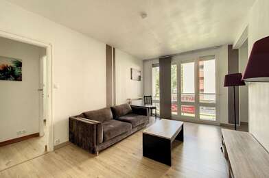 Appartement 4 pièces 900 €
