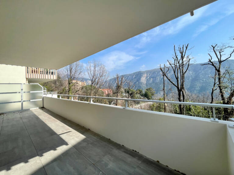Très beau 3 pièces de 72 m² avec terrasse de 21 m², un double stationnement et une cave — photo 1