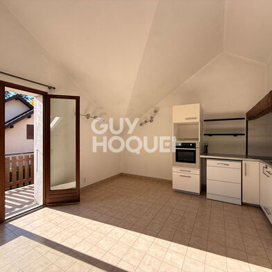 Appartement 3 pièces 921 €