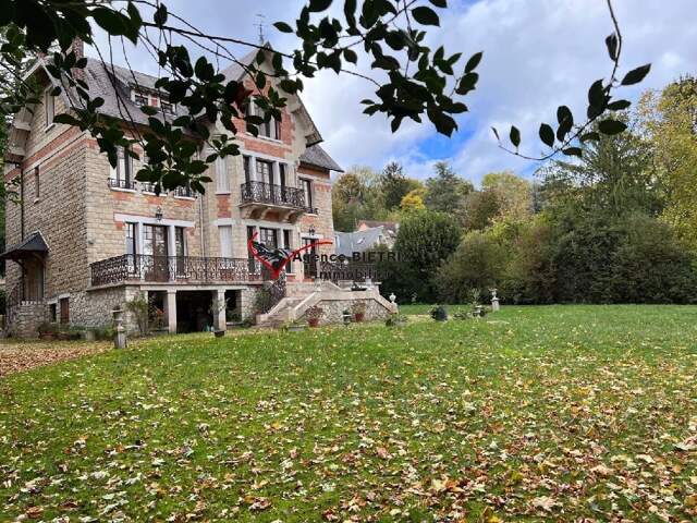 Maison 10 pièces 433 m² à Parmain — photo du bien