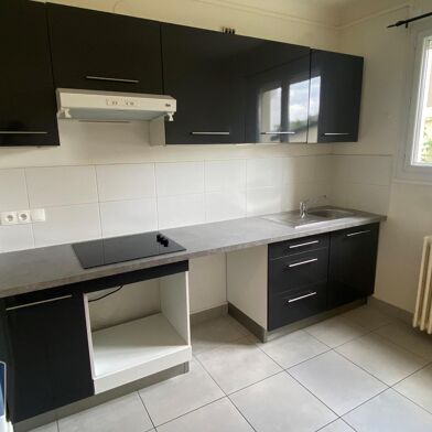 Appartement 4 pièces 1010 €