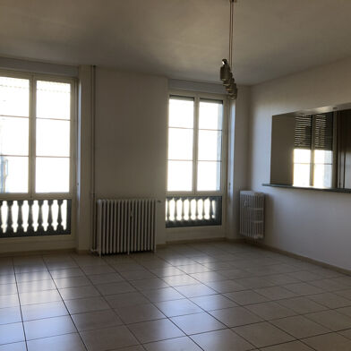 Appartement 3 pièces 790 €