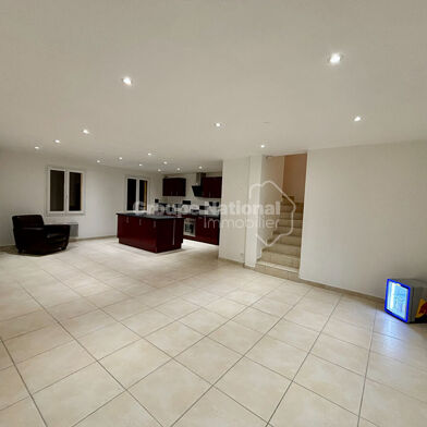 Appartement 4 pièces 850 €