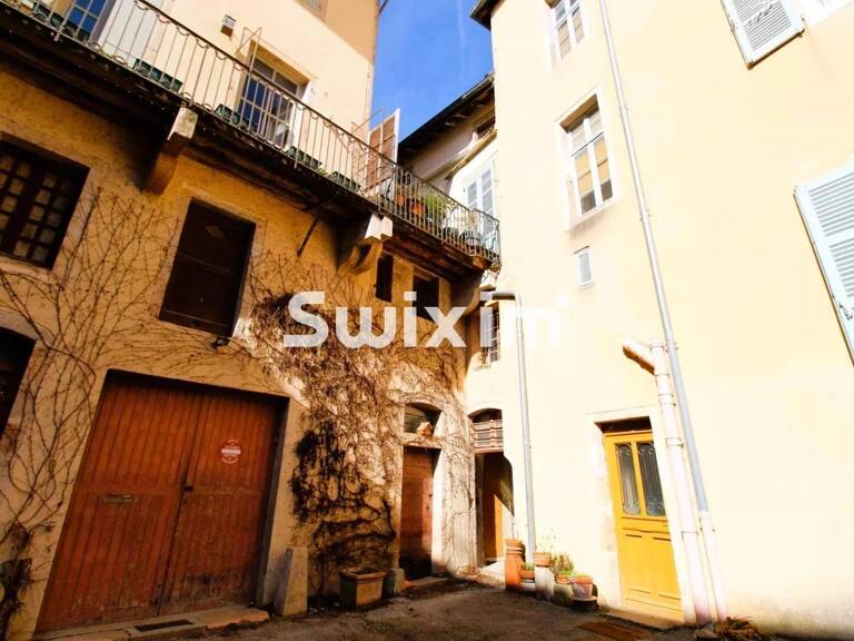 Maison de ville de caractère à rénover au cœur de Saint-Amour — photo 1