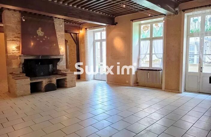 Maison de ville de caractère à rénover au cœur de Saint-Amour — photo 3
