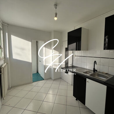 Appartement 4 pièces 730 €