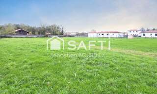 Terrain  1403 m² à vendre à Orléat (63190)