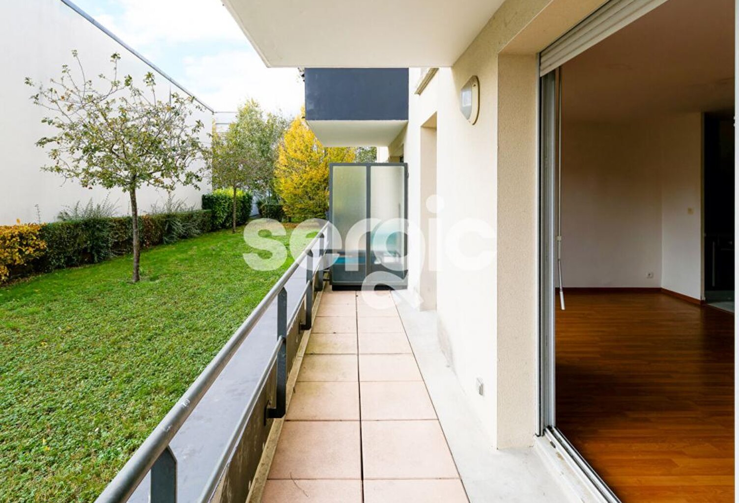 Vente appartement   Reims (51100) — photo 1