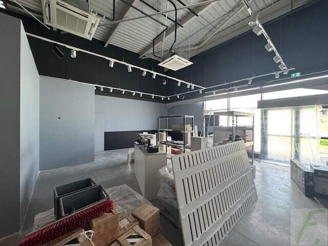Local commercial — photo du bien